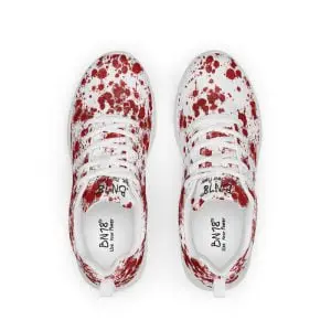 Zapatillas con manchas de sangre